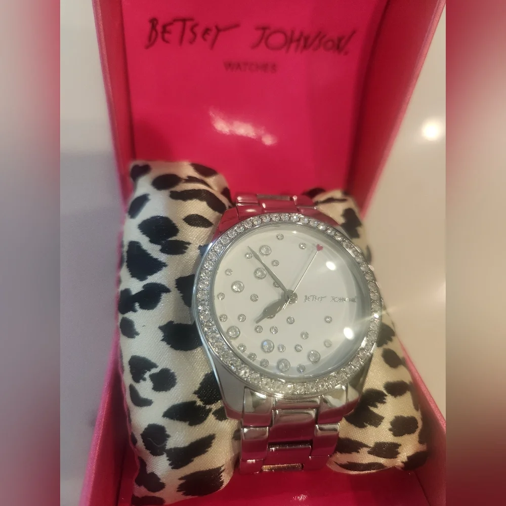 Betsey Johnson Silver Watch with Leopard Print Box - Picture 6 of 6